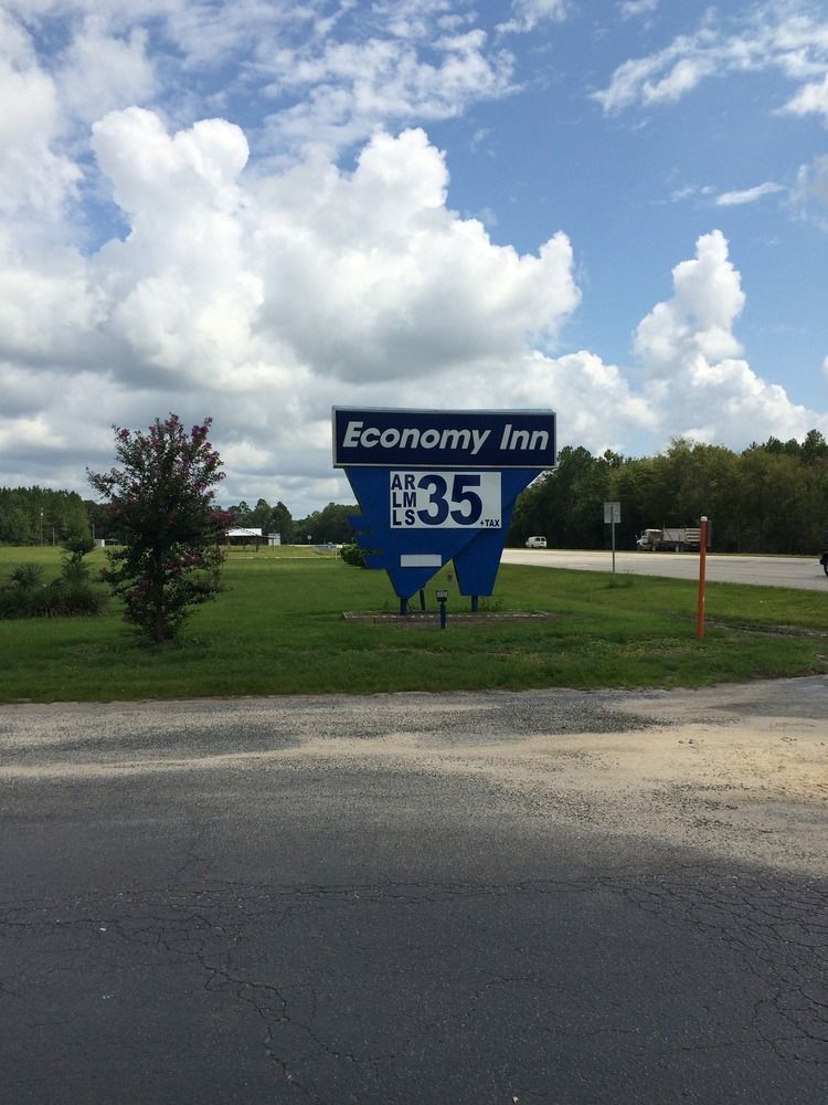 Economy Inn - Lawtey Экстерьер фото